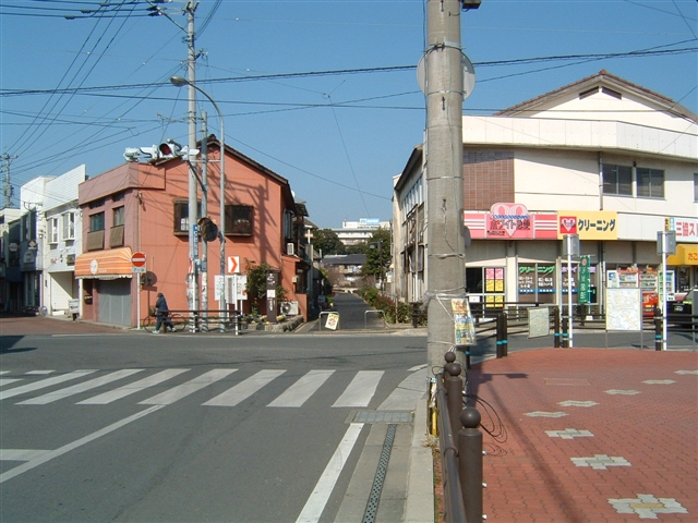 宇美駅前広場から続く自転車道