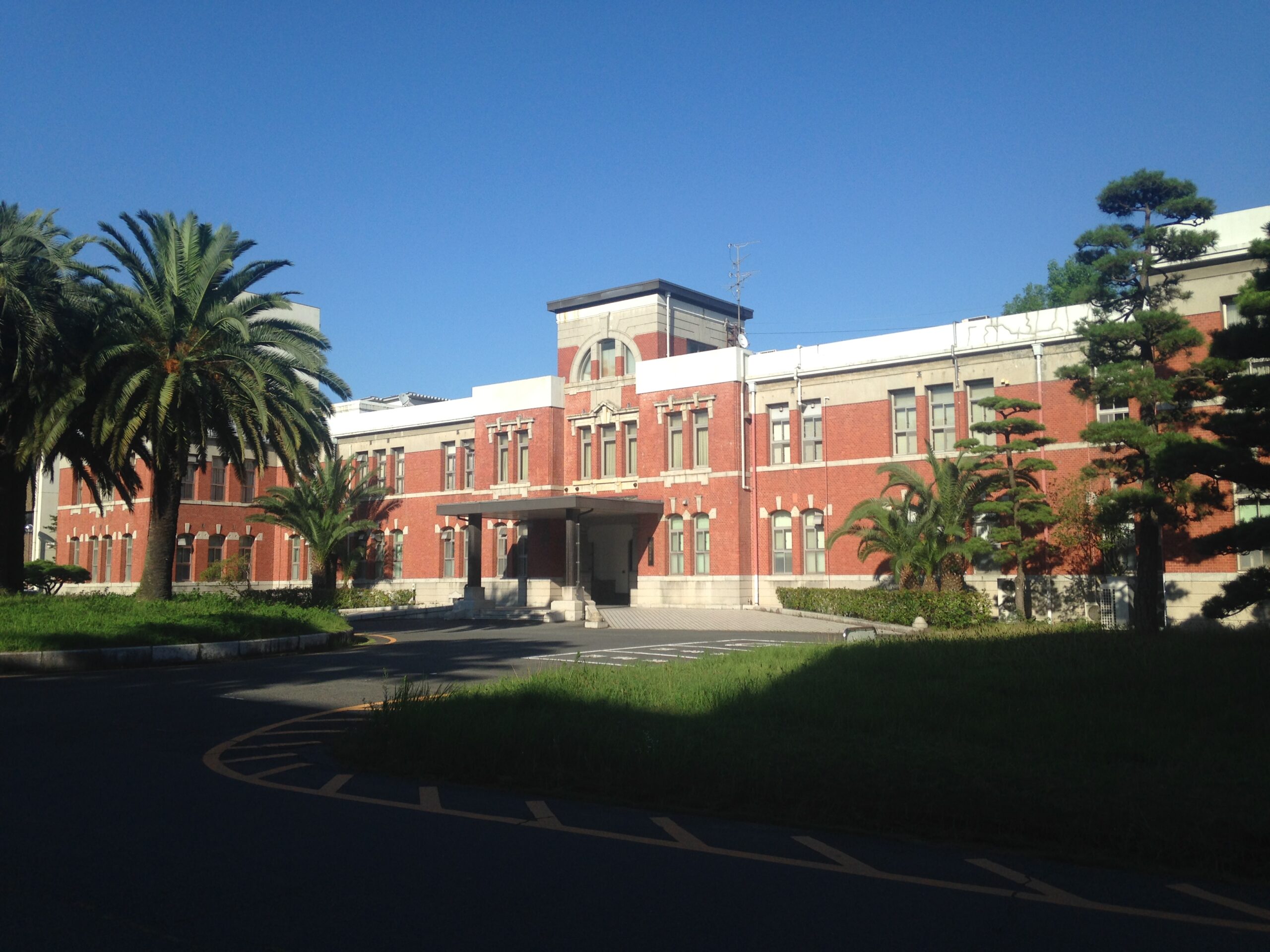 九州大学箱崎キャンパスの本部の建物