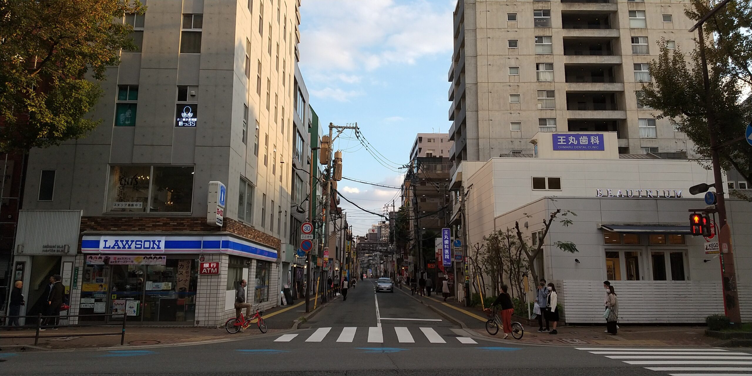 中央区の警固・今泉あたりの通り